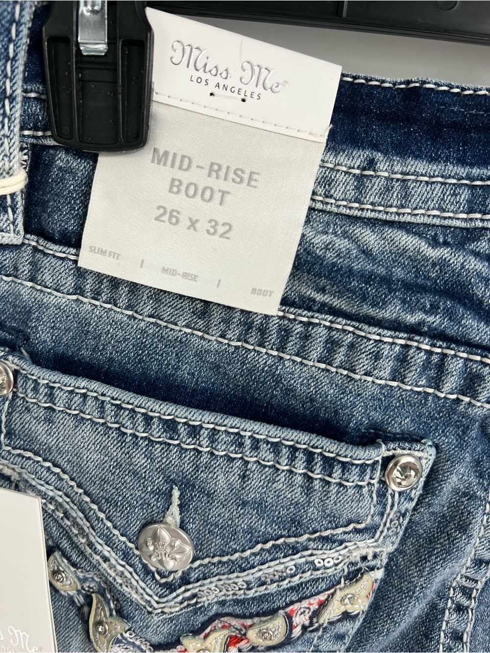 Miss Me Bootcut Embellished Jeans
Size 26 - Picture 6 of 7